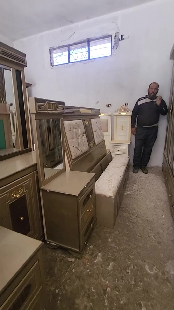 #ابومجيد_لغرف_النوم
#درعا_تسيل_وسط_البلد
#للتواصل_0983116883

#معرض ابو مجيد

#عروضنا_حرق_اسعار 🔥🔥🔥🔥
1_ غرفه خشب نوع اول خزانه كبير 
2_خزانه كبيره
3_تخت مجوز مع كمدانتو 
4_شازلون
5_بيرو العاروس +كرسي العاروس
6_فرشه نوع اول سوبر 
7_خزانه صغيره##850دلر_مع_فرشه

#اسعارنا_مميزه_ زورنا تسرونا🔥
#عروض_يوميه. بلاضافه توصيل وتركيب


**إذا كنت صاحب هذا الإعلان وتريد حذفه لأي سبب، رجاءا أرسل رسالة إلى الدعم الفني**