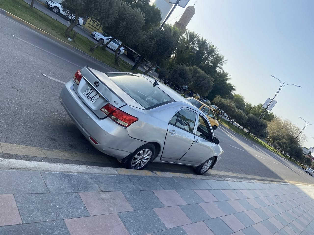 السلام عليكم بي وأي دي موديل٢٠١٣ بسمي شخصيا
مكينه مكفوله 

كير بس الثاني شويه ثكيل 

صدر امامي خلفي ٧٥ بلميه 

تبريد ثلاجه 

تخم تابر ٨٠ بلميه 

تدفئه هيتر 

كهرباىيات كلها شغاله السياره بصمه فول فتحه تحكم اشاير مري 

شاشه تاب اصلي 

سعرها ٤٨ 

مكاني بغداد غزاليه 

رقمي. ***********
