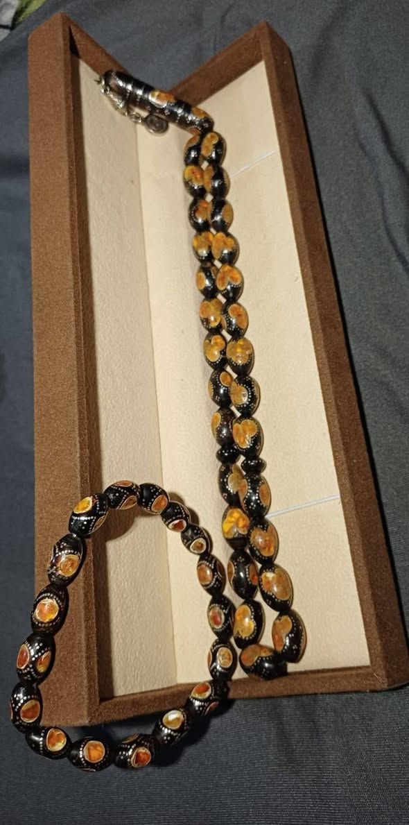 يا الله يسر قديم جداً شرط القديم مسباح + سوار + ٥ خرز إضافية ... تقيم ثم البيع بلي يرضي الله .


**إذا كنت صاحب هذا الإعلان وتريد حذفه لأي سبب، رجاءا أرسل رسالة إلى الدعم الفني**