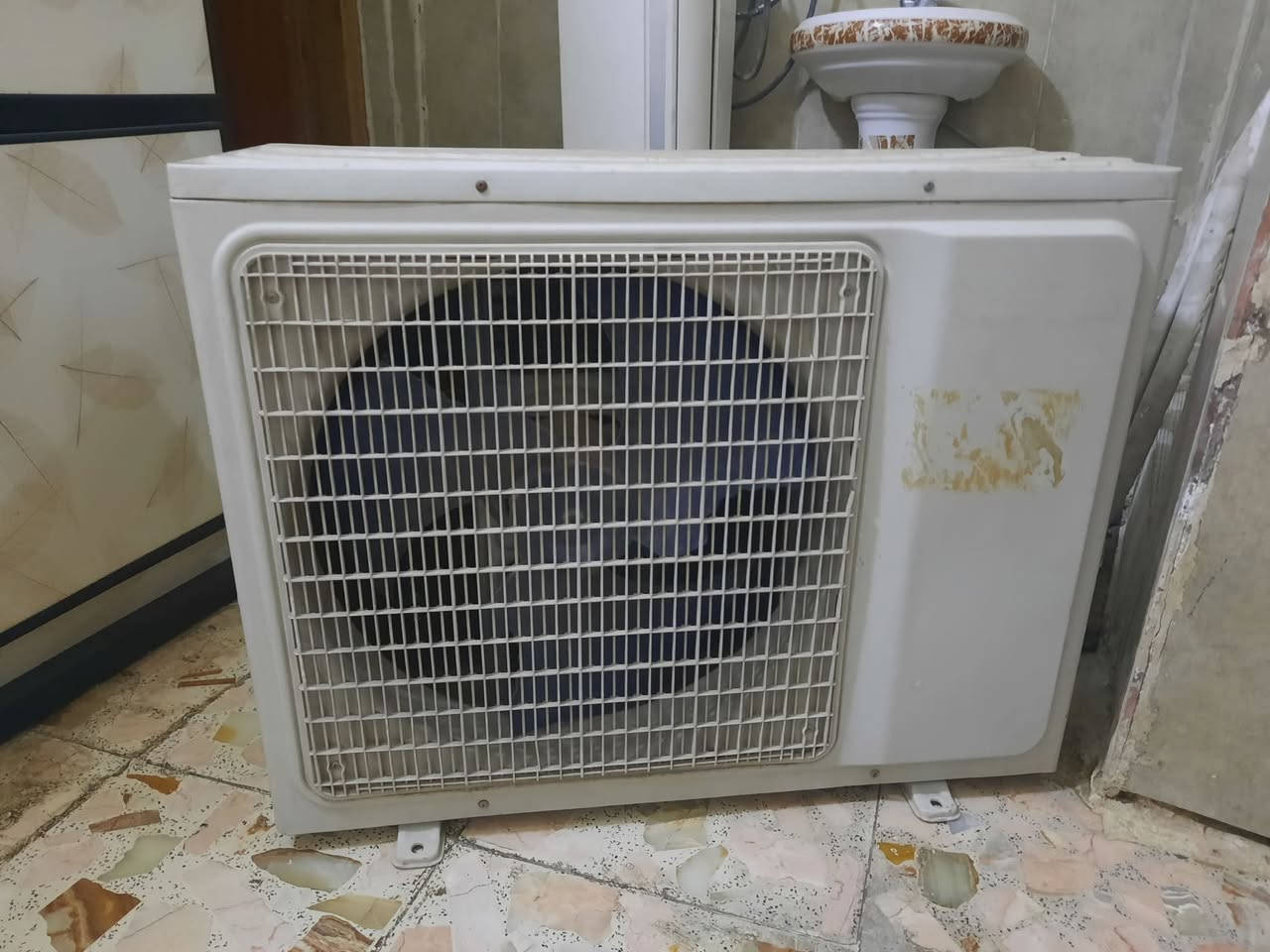 السلام عليكم سبلت 2طن يحتاج غاز فقط نوع ميديا السعر 225 الف مكاني بغداد خلف سوق الغزل ***********
