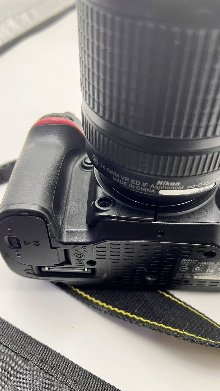 السلام عليكم 7100 للبيع  كسر سوك
نظافه فوللل موضحه بالفديو 

شتر 18k

عدسه18-140

كرب 

شاحنه 

بطاريه 

رام 

بيه مشكله فقط الفلاش ماينسد وفطر من جوه موضح بالصور وماماثر اي شي عل الكامره 

السعر 275 الف قفل قفل 

ذي قار سوق الشيوخ 

***********
