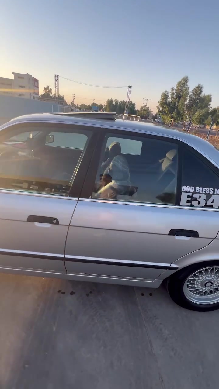 BMW525
بێم مۆدێل ١٩٩٣ 

ئاڕمی پلاستیکی هەولێر ئاڕمو ئەوەلیاتی بەشەرت 

سەیارەکە هی ماڵی خۆمە هە مەعرەز نیو زۆر جایزە

تەبرید ساردو گەرم 

سەیارەکە فوول فوولە  
سڵایدە 
کوشن جلدە

تەلەفۆنە

ئێرباگە

دەبڵ چەکمەجە

چوار جام کارەبایە 

کوشن کارەبایە 

ناو داخلی زۆرر تازە ماوەتەوە 

هەموو گیانی بێ عەیبە 

نرخەکەشی ٦٢ گەڵاو مەعمەلە 

***********

چەمچەماڵ

🩶
