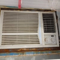 وبركاته، ، أغراض للبيع تصفية محل يتكون من، ، سبلت جداري  2 طن جنرال  م...