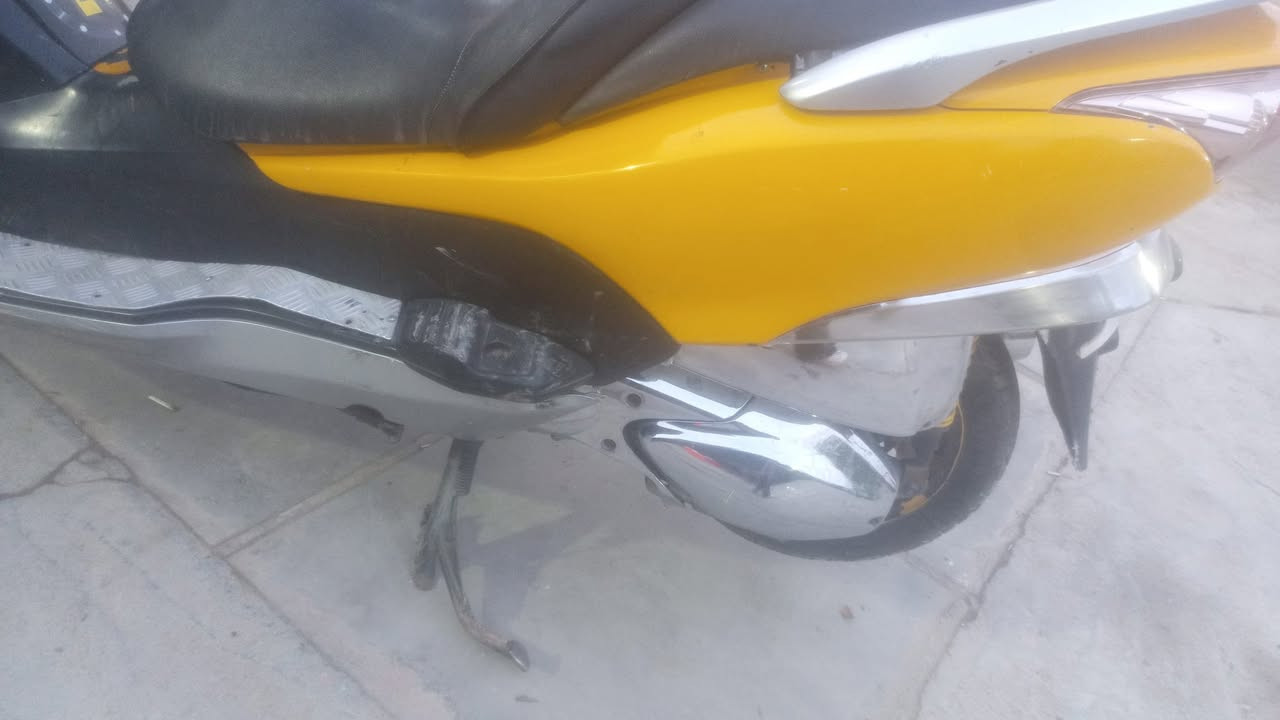 السلام عليكم دراجه فورزه 09 بصمه حساسات كهربائيات كله شغال دراجه خير من الله ما ناقصها شي نكره بكل وقت مكينه كفاله برغي ما مفتوح السعر 800 الشراي يتصل مكاني بغداد البياع حي الاعلام رقم *********** بي واتساب
