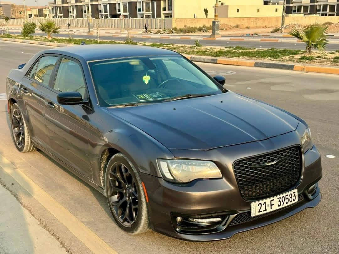السلام عليكم
اوباما للبيع موديل 2019 
رقمها سليمانية باسمنا التحويل ثاني يوم 
اللون نفطي
ماشية 170 كم 
محرك v6 
الداخل رصاصي نظيف
كشنات شامو
كير ومحرك مكفولات 
تدفئة تبريد شغالات 
ويل عنكبوت 20 
حادثها جامغل السايق وباب السايق وبالعراق صار بيها حادث بالدعامية وبالبنيد شي بسيط السيارة جاهزة وما ناقصها شي 
العنوان كربلاء حي الاطارات 
السعر 190 قفل
ملاحظة مكلف بالنشر وهذا رقم صاحب السيارة ***********
