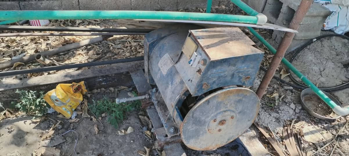 مولد لستر للبيع نضيف وشغال هوه والقاعده مالته بس شيل وتنصب وشغل حتئ انطيك ضمان بيه
للتواصل ***********
