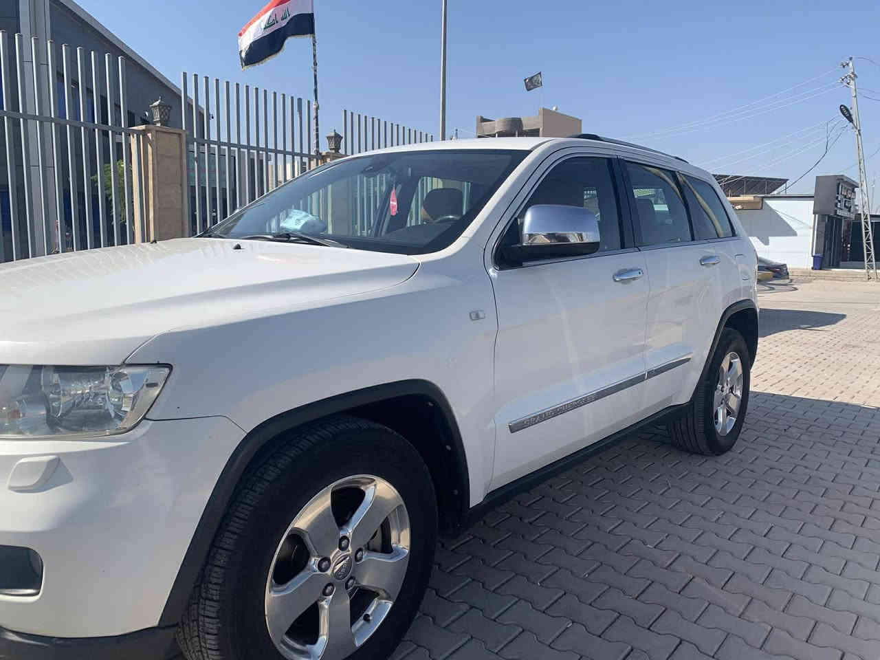 جيب لاريدو موديل 2012 (خليجي)
مكينه 3600 
محرك وكير مكفول  
رقم بغداد تحويل مباشر 
تبريد ثلج فور ويل   
بصمه تشغيل وابواب 
حساسات خلفيه 
منضومه اناره زنون اصلي 

انضمه قياده (سبورت_ثلوج_اماكن وعره) 
فور ويل ماوس 
كراسي كهرباء بيها
بارد بالباب عكس السايق مكحل 
مبين سونار السيارة موجود 

                
الــســعــر 🟥 :: الـــرد تـلـقـائـي 💎

رقم صـــاحب السيارة: ***********
