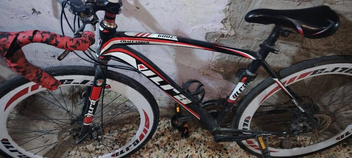 بايسكل c700 بي زلوغ مثل ما موضح بالصور ويرايد تصليح الخزينه مال بايدر الباقي كلشي نضيف مكاني قبله حي القائم قرب حسينيه مله خليل


**إذا كنت صاحب هذا الإعلان وتريد حذفه لأي سبب، رجاءا أرسل رسالة إلى الدعم الفني**