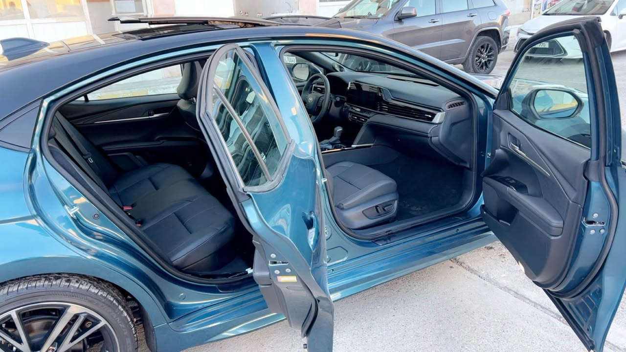 ***********- بي واتساب
***********-
للبيع كامري موديل 2025  فول فول مواصفات  هايبريد بانوراما داتاشو  قفل مواصفات  لون مميز سعرها 260 ورقه و بيهه فقط 2 قطعه صبغ جاملخ  و باب جهت النفر  بدون شاصي و ب ون دواخل رقم شاصي موجود مع الصور  مكان السياره قضاء عقره بين اربيل و دهوك اكر, نينوى
