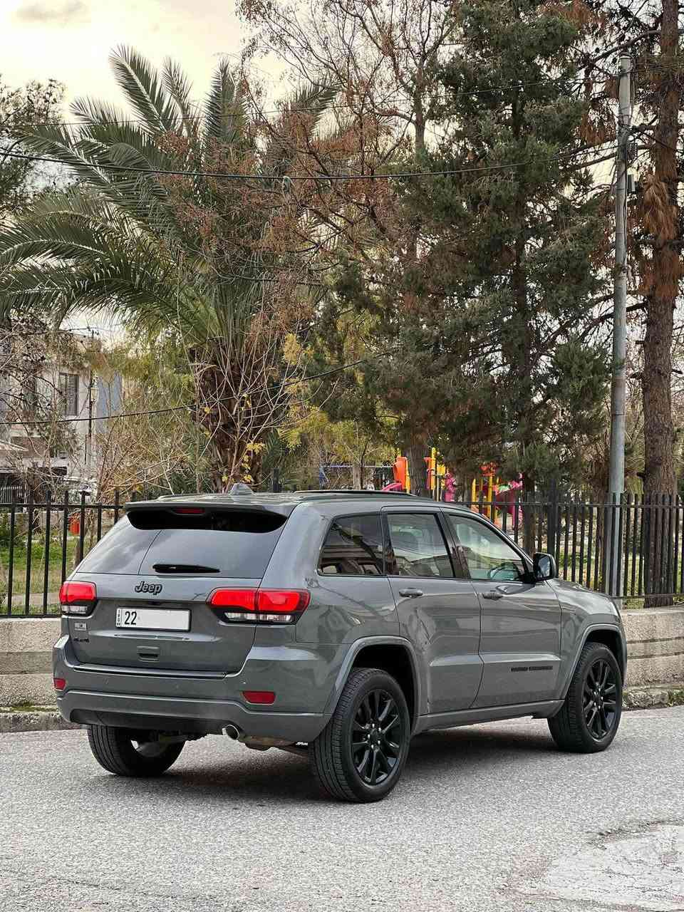 جێب گڕاند شیڕۆکی 
تەنها فرۆشتن ، گۆڕینەوە ناکا 
مــــۆدیل / ٢٠٢١ 
مواسفات / black Top 
سەیارەکە هەیکەلی زۆر جوانە
سندوق شەفت ، سلایت 
کوشن هیتەرسوکان هیتەر، 
دەبل ئەکسل 4×4 

مەکینە / V6_3,6 کەپس 
ڕۆیشتن /  ٥٦٫٠٠٠ کیلۆمەتر
ڕەقەم هەولێر سەنەوی نوێ 

سبوغ تەنها ۱ چاملغی پێشەوە لای سەکن سبوغ 
بێ ناو گرتن ، بێ ئێڕباگ

نـــــرخ ( ٢٩٩ $ ) 

بۆ پەیوەندی / *********** 

عربي 
فقط بیع ، ماعندنا مراوسة 
جیب كراند شیروكي 
مــــودیل / ۲۰۲۱ 
للون سمنتي ممیز
هیکل سيارة كلش حلو
مواصفات black top  
صندوق شفت ، سلایت 
كشن و ستیرن هیتر 
فور فوویل 4×4 

صبغ فقط جاملغ ٲمامي 
جهة سكن صبغ 
بدون دواخل ، بدون ایرباك 

سعر   ( ۲۹۹ $ ) 
للاتصال *********** أربيل, العراق
