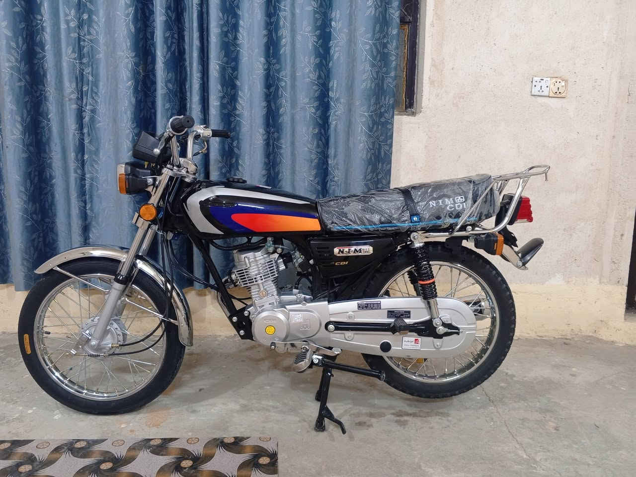 امتياز للبيع جديده مكفوله رايدها 700 وبيها مجال قليل  مكاني شارع80 رقم‏‪0781 088 7843‬‏
