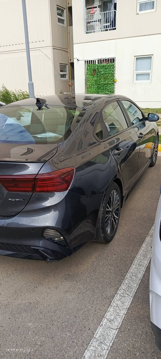 السلام عليكم
للبيع فقط كيا فورتي جي تي لاين وارد أمريكي موديل ٢٠٢٣ اللون فيلي الحادث موضع بالصور تبديل باب خلفي اصلي نفس اللون  عكس السائق ماشية ١٠٥٠٠ ميل السعر المطلوب 25 مليون رقم بغداد باسمي تحويل مباشر محرك 2000 دوش 
للاستفسار الاتصال على الرقم
***********
غير متواجد ع الفيس
