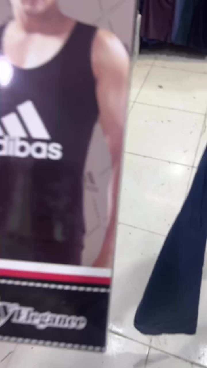 سلام عليكم ورحمة الله وبركاته
توفرة عدنه كيمونه فقط اسود
نايك وأديداس قياس٤/٥/٦
السعر(٣٥٠٠)عنواني محموديه 
سوق المصريين ***********
