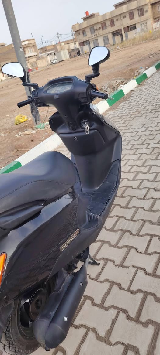 سلام عليكم دراجة سبيسي يباني كفرات اصلي كبريتر اصلي قفل ستيرن قفل جنطة شغالت  سلف هندر شغلت شلعه ومعدل  . 
اشاير شغالت  تيرات جددد. 
مكان كوت مستشفى الزهرة. 
(***********) 
(سعر الدراجه اتصال علئ الرقم الهاتف ودلل.)
