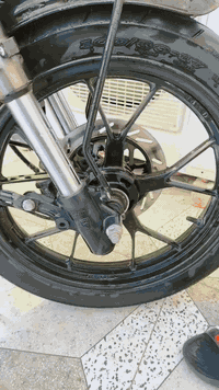 العزاز انتيكا
دايون للاتي ابو الختم الحفر موديل 2023 طالعة بسنة2024 شهر 7 دراجة جديده كارتون شوفت عينكم مكفولة من كلشي سويج سجينة بصمة تشغيل ع بعد جهاز انذار سرقه مكينة 200 حقيقي اوراق اصلية كاملة بأسمي من الوكيل شرط بوجهك للترقيم مكاني بشطرة الشراي بخدمته 
***********
