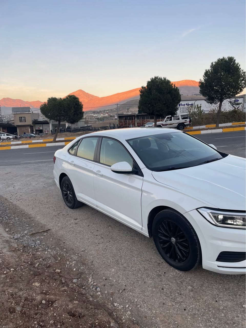 جیتا ٢٠١٩ گێرعادی چوار پارچە بۆیاخ بێ ئێرباگ بێ داخلی جە مپی پشتی هەیە لە گەڵ نەرمە تەرزە گێرو مەکینەو کارەبایەتی تایە پێش کەپس هەمووی بەشەرت رادێتە بیلاد دوبست سقفى شه پۆلە. سعر ١٠٩$ ژماره مۆبایل:*********** سوران, أربيل
