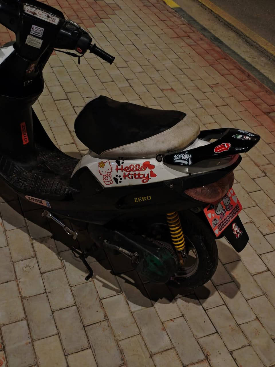 سلام عليكم مراوس ب أربعة كير أوراق حتلو اطي فرق 
او بيع 450 وبيهة مجال 
دراجة ZR خبط
عليها تزويد كلة اصلي
قبق عنبار NCY بلاد
ملقط بريك خلفي NCY بلاد
كلج خلفي NCY بلاد
يدات بريك KOSO بلاد
عداد من شركة ZERO 
صدر امامي رياضي بلاد
تطوالة دبل خلفي رياضي 
ويل كب نجمة اصلي ثقيل بلاد 
فچ دسك برمبو بلاد
كفرات موشمة 
مكينة ناعمة تخبل ما مفتوحة بلاد
شلعة معدل فول
كهربائيات كلهة كاملة
لايت امامي زنون عالي ناصي رماش 
نكرة سلف ب اي وقت
حالين باتري كاعد مالتهة تشتغل هندر واحد شوكت ما چان
مكاني كربلاء 
***********
