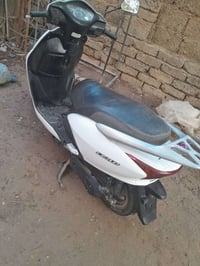 وبركاته بسبب الوعد الكاذبه  ماطور ليدي حديث للبيع الماطور نضيف  السعر٨...