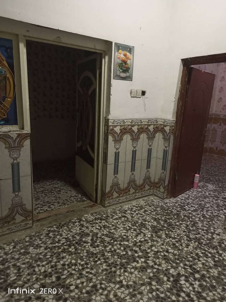 بيت خلفي للآجار مكانه حي الفداء
***********
