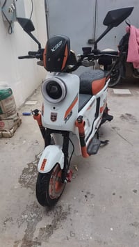 X900 المواصفات  تثبيت سرعة  5 بطاريات 32 امبير  لایت زنون عالي ناصي   ...