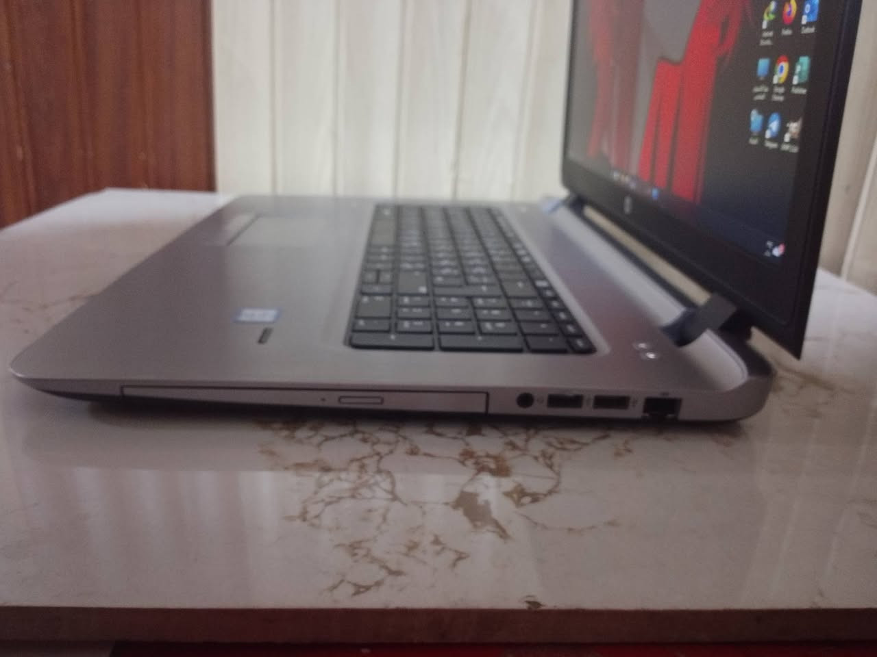 النوع الموديل: HP ProBook 470 G3
المعالج: Intel Core i7 (الجيل السادس)

الذاكرة العشوائية (RAM): 8 جيجابايت

سعة التخزين: 512 جيجابايت SSD

حجم الشاشة: 17.3 بوصة

نظام التشغيل: 11 Windows
كيبورد          : ضوئي 
للمراوس مع اكس بوكس مكاني موصل حي الزهور 
***********خاص او واتساب فقط
