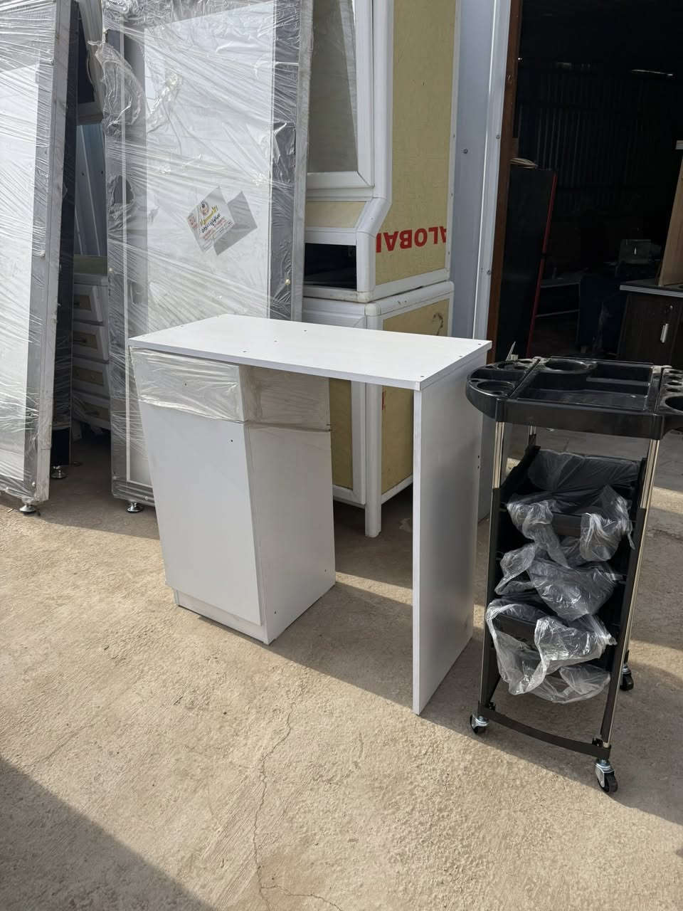 مزاد الثقه لبيع وشراء كافة الأثاث المستخدم 
بعقوبه قرب مجسر الرازي 
للاستفسار مراسلة الصفحه 
او رقم الهاتف 
***********
يوجد واتس
