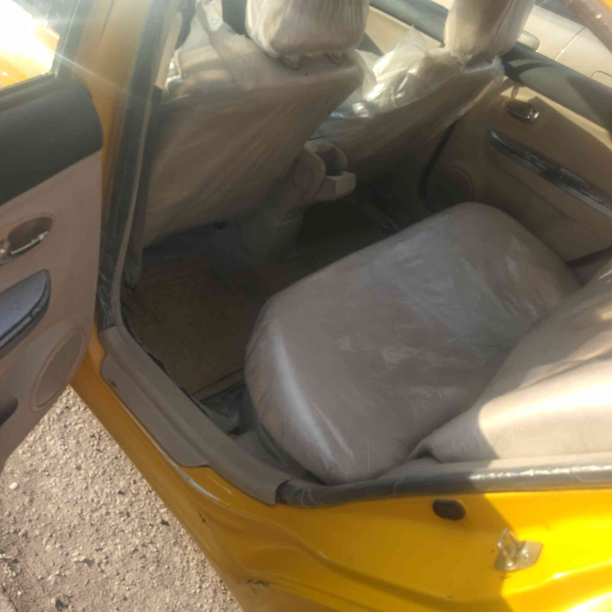 اعيد النشر ابسبب اعود الكاذبه السلام عليكم كريت ول فوليكس موديل رقم2012 نينوى شرط الوكاله والتحويل كير محرك كورلا يارس شرط عليها هيئه 800الف  سنويه فقدان كامل مطلع واجهيا  طخم الكدام الخلفي كلو كامل وجديد دوشمه من داخل وايرمنيه كامله سياره حلوه وجاهزه  يمي تحويل فقط أو وكاله  يتصللل 
*********** بي وتساب هم ابيع صافي 23
