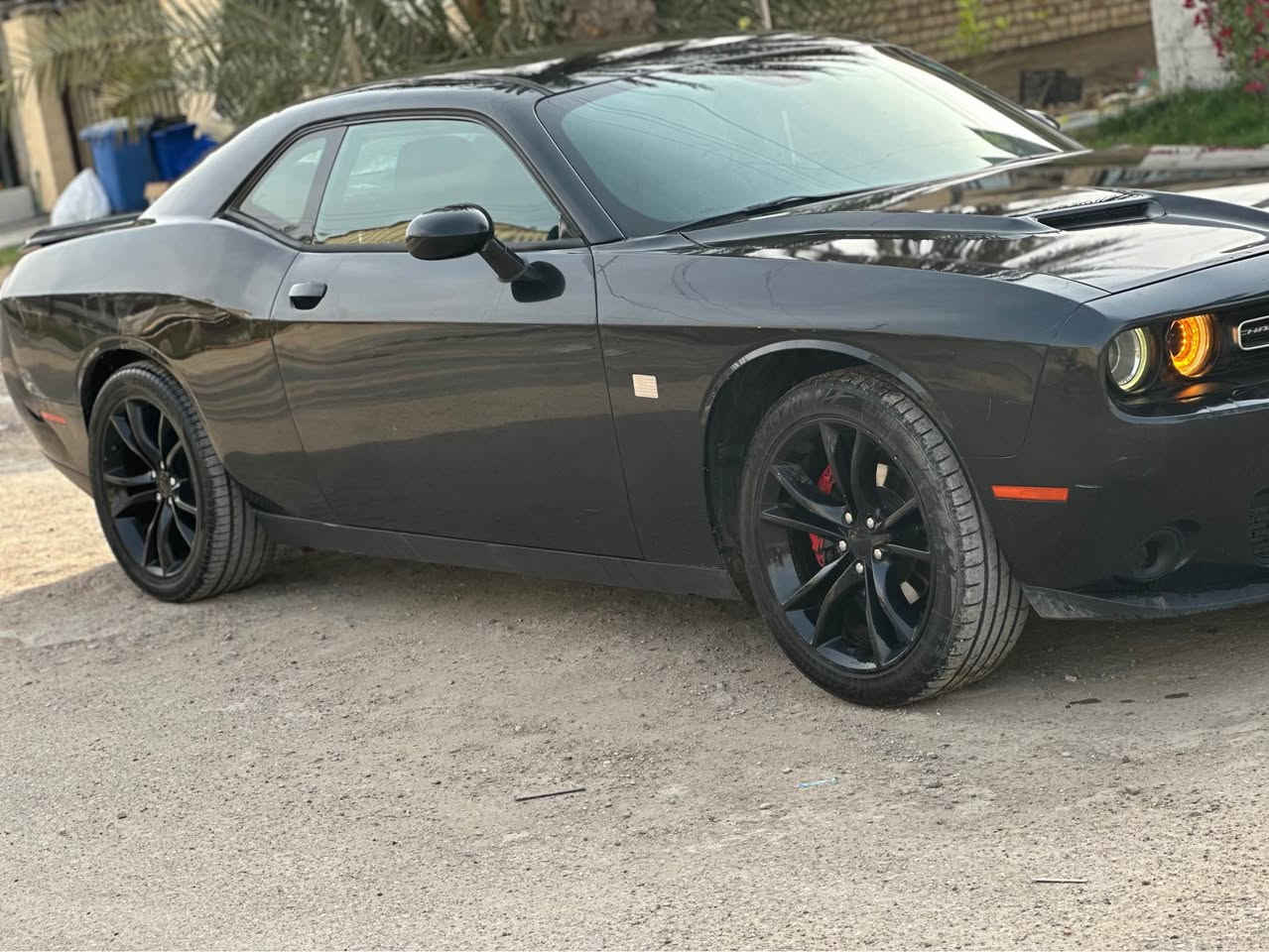 السلام عليكم … للبيع جالنجر ٢٠١٦ sxt رقم اربيل حادث جاملغ خلفي وبيه بارد جاملغ امامي جهة السايق الجاملغ الخلفي ( حادث امريكا) يحتاجله  اعادة صبغ السيارة ماشية ١٤٤ الف كير محرك تبريد دواخل كله تمام السعر ١٤٥ واعتذر عن المراوس *********** بغداد, العراق
