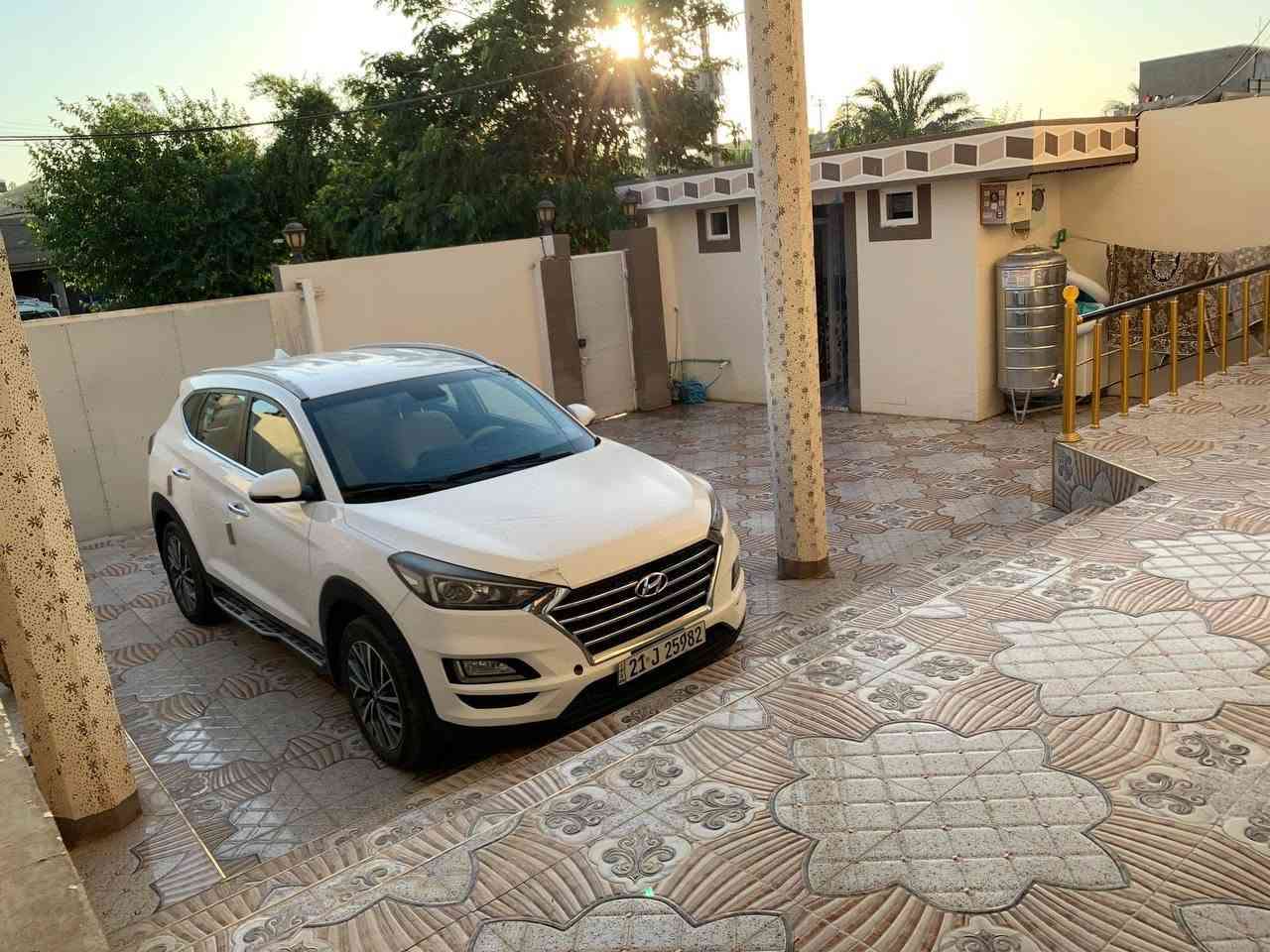 بيت للبيع الموقع:عبور جسر ديالى فرع مشروع الماء
المساحه٢٥٠متر
ماء مستمر ٢٤ساعه
غرفتين +غرفه في البيتونه
استقبال 
هول كبير 
مطبخ
٣حمامات
٢تواليت
حوش كبير١٥متر
مساحه كبيره وره البيت 
سطحين 

معه الأثاث أو بدونه كامل
للتواصل :***********
