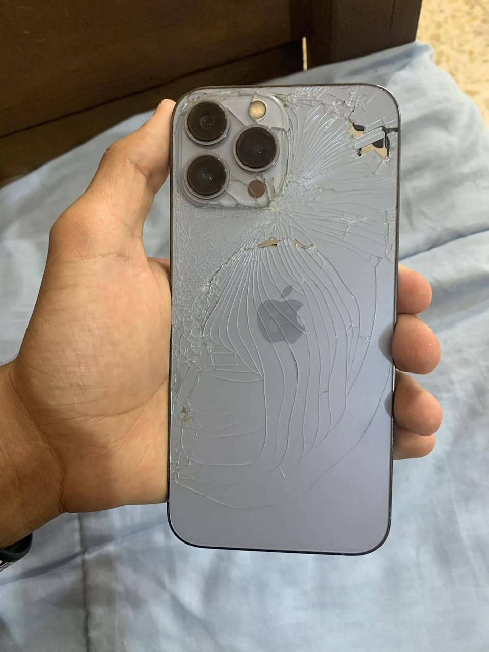 السلام عليكم
للبيع 
iPhone 13 Pro max 
ذاكره 256
 بطاريه 75 
الجهاز مبدل شاشه نوعيه حيل زينه  
والضهر مكسر ومن وكع كام يقره كامره  غير معروف 
بس شغاله
فيس ايدي شغال 
كامرات شغاله 
سماعات. كلشي شغال الجهاز 
شاصيه شخط مابي 
 السعر ب410 بي مجال. 
مكان تكريت. 
الاتصال ***********
