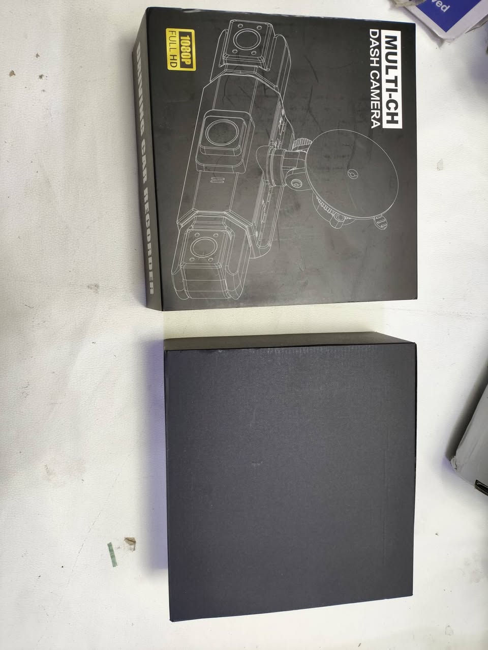 ماركه من الديج ال معروفه غنيه عن تعريف تشتغل شحن
منفذ تايبسي مثل ما واضح بلفديو
داش كام 4 كامرات رئيه ليليه
 بلشعه تحت الحمراء واي فاي نظام تحديد المواقع 24h شاشة ركن السيارة 4 عدسة HD 1080P مسجل فيديو APP التحكمم
سعر 55 غير قابل لتفاوض جديده
اخر قطعه باقيه


**إذا كنت صاحب هذا الإعلان وتريد حذفه لأي سبب، رجاءا أرسل رسالة إلى الدعم الفني**