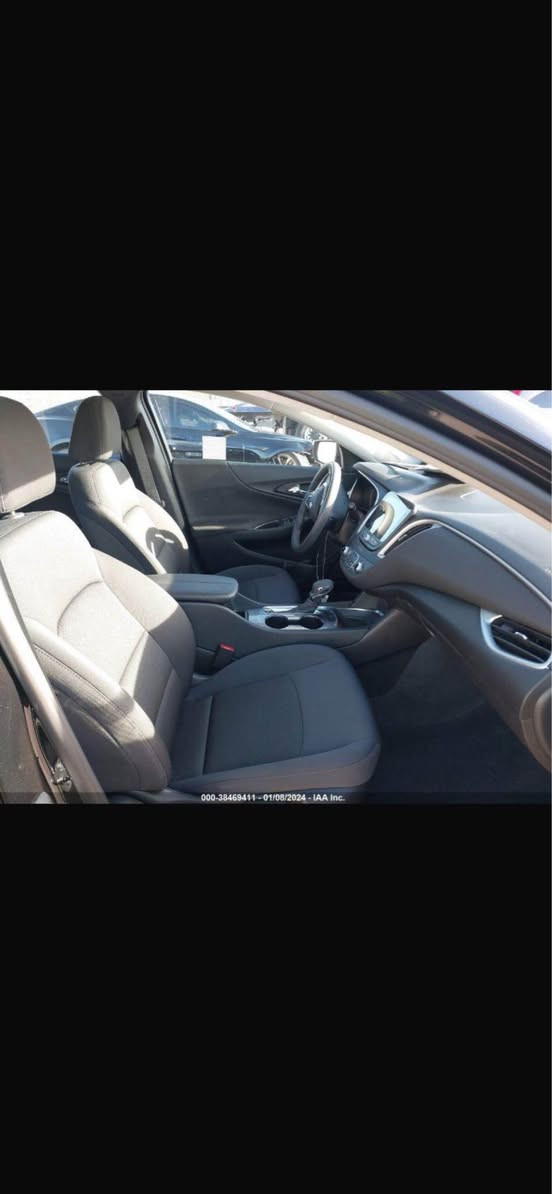Malibu 2023 Lt 
ماليبو 2023 بدون صبغ
مواصفات Lt
السياره جديده جدا
ماشيه 28000mi
بدون صبغ فقط بارد جاملغ خلفي
السعر 14700$ 
العنوان بغداد

*********** بغداد, العراق
