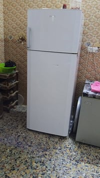 ثلاجة • للبيع