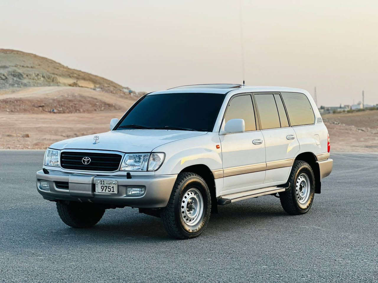 مونيكا 
موديل 2000 
سعودي اسلي
فول فول مواسفات vxr
ته فاسيلي سه ياره كه.ش 👇
*********** أربيل, العراق
