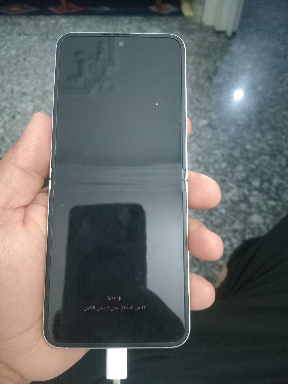 سامسونك Zفليب 6 ذاكرة ٥١٢ رام ١٢😍 نظيف جدا  واخو الجديد 
استعمال بيت وبي طخة صغيرة واضحة بالصورة 

و بدون ملحقات يرجى الانتباه فقط كارتونة مع الجهاز 

الجهاز مواصفاته قوية ومعروفة المعالج سناب دراكون ٨جين ٣ صوت ستيريو عالي و واضح 

السعر ٦٧٥ الف😍 وبي مجال للشراي ويدلل