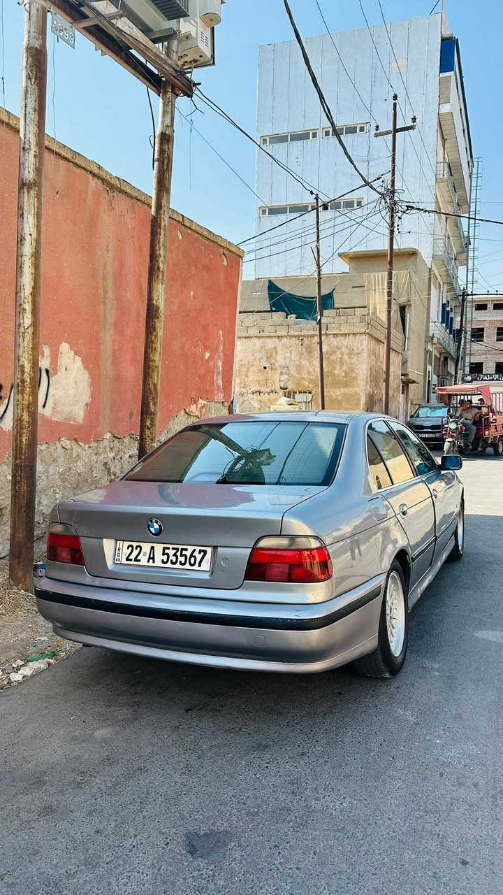 للبيع: بي إم دبليو (BMW E39) موديل 96
 الموديل: 1996
 المحرك: 6 سلندر (المحرك بشرط الفحص)
 ناقل الحركة (الير): أوتوماتيك
 اللون الخارجي: فضي / سلفر
 رقم : أربيل
 السنوية: مجددة ونافذة لغاية 2029 (تحويل الملكية مضمون)
 المحرك والكير بحالة ممتازة وبشرط الفحص.
 التبريد شغال، فقط يحتاج نقص غاز.
 السيارة متماسكة والويلات بلادية ونظيفة جداً مثل ما ظاهر بالصورة.
💰 السعر المطلوب: 80 ورقة
📍: كركوك
📞 للاستفسار والتواصل المباشر:
يرجى الاتصال على الرقم: *********** أو المراسلة عبر الواتساب.
