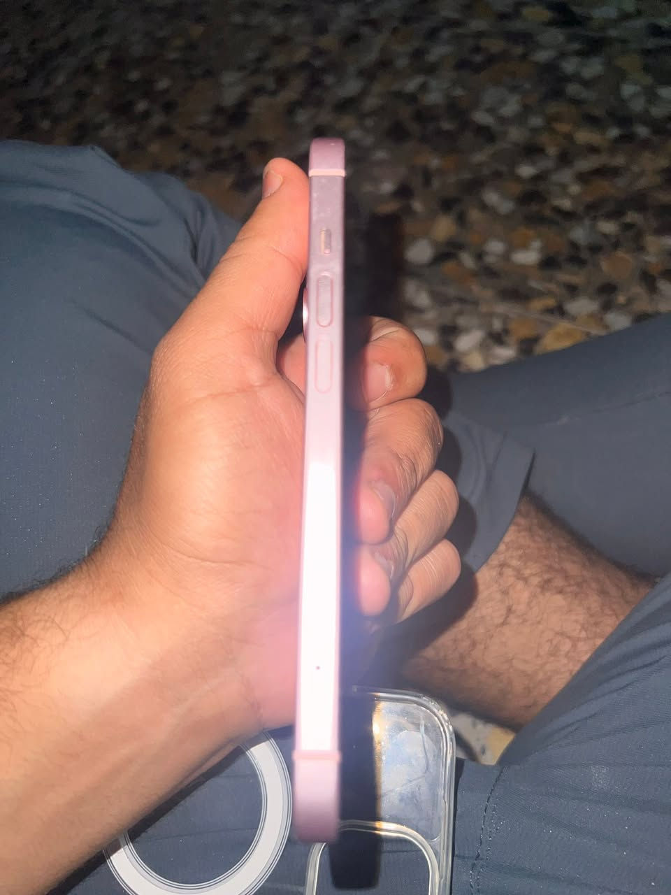 سلام عليكم عندي 15 ابو الكامرتين لون وردي الموبايل ابد مامفتوح بي شخوط بل شاشه فقط غير شي مابي بطاريته89كارتونه موجوده مو امريكي شرق اوسط ماخذه طك كارتون مساحته 128 رايده ب600 وبيه مجال مكاني جميله شارع خير الله رقمي. ***********
