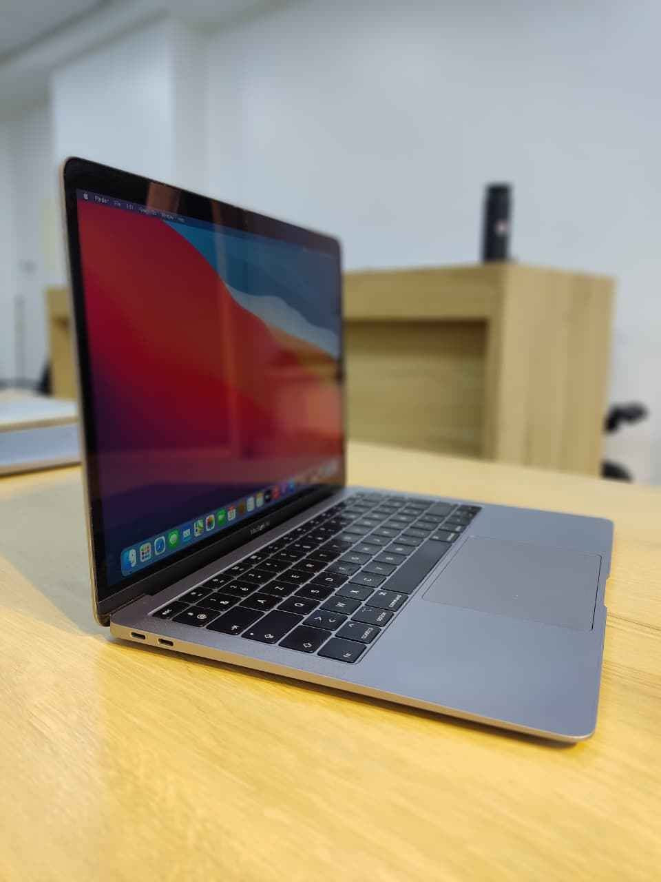💻Macbook Air 13”inch 2018

➡ Processor:intel core i5
➡ Memory: 16 GB
➡ Storage: 512 GB
🔋Battery cycle: 176
➡️ Color : Grey حلوان, القاهرة


**إذا كنت صاحب هذا الإعلان وتريد حذفه لأي سبب، رجاءا أرسل رسالة إلى الدعم الفني**