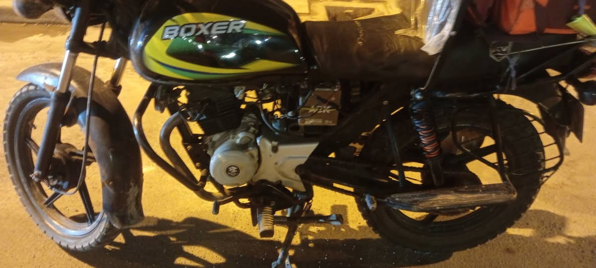 السلام عليكم بوكسر مرقمه بغداد سنويه اباسمي..مديل 2020.....دراجه مجفته مره وحده تجفيت شركت المصطفى نفسه دراجه مكفوله كفاله عامه مامتعوبه الدراجه عارضه 1650 وبيه مجال عنواني بغداد العبيدي حي الراسه 
***********
