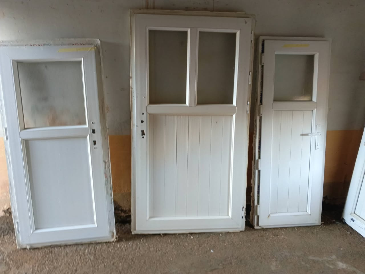 تم وبحمد الله وصول وجبة ابواب وشبابيك بلاستك بي في سي مستعمل بالة شمالي بكافة القياسات للتواصل يرجى الاتصال على *********** ‬‏/‪0775 122 4079‬‏ متوفر واتساب.  او مراسلة الصفحة. الموقع/ طريق الخالص بعقوبة . مدخل قرية البدوانية مقابيل قرية الاسود الصغير
