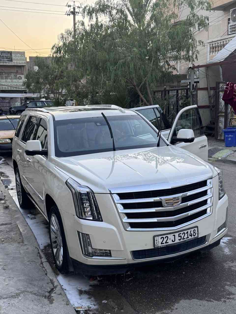 كديلاك سكاليد ٢٠١٥ خليجي بلاتينيوم فول مواصفات بانزين عادي مو محسن بيهه صبغ جاملغ خلفي وربع الجنطة بدون دواخل السيارة فول كشن كهرباء ومساج وتبريد تدفئة وجلد شاشات ٤ كامرات دوسات كهرباء داتا شو فتحة تشغيل عن بعد جنطة كهرباء ستيرن كهرباء وتدفئة رادار جانبي وامامي خلفي توقف ذاتي وبعد مواصفات هواي هزة وسنوية جديدة باسمي مكينة وگير كفالة بدون فتح السعر ٣٠ الف 
***********
