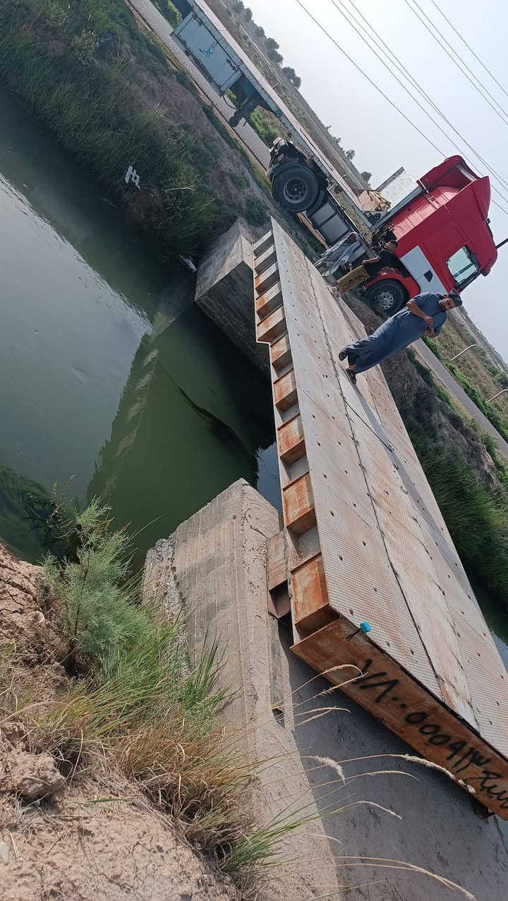 جسور للبيع
العدد1 ونصف 

متوفر جسم كامل+متوفر نصف جسر

طول الجسر الواحد 20 متر +طول نصف

 الجسر 10 متر

العرض 3 متر

يتحمل وزن 100 طن 

نوع الجسر قلاب سايلو

سمك البليت 9 ملم 

نوع الحديد الالماني  

الأستفسار أو المراسلة على الرقم التالي
***********
