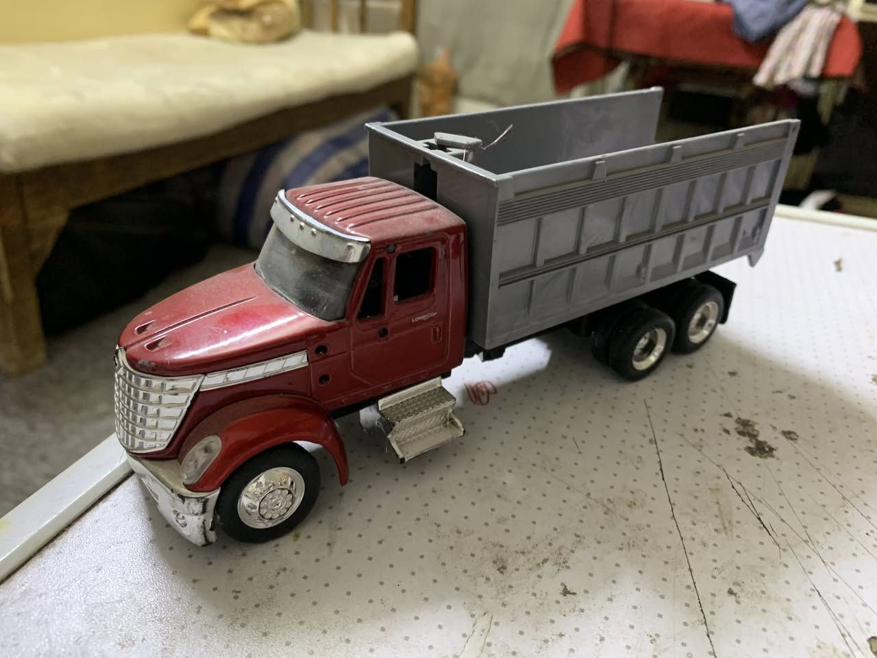 لعشاق المصغرات 
سيارات🏎️🚎🚗🚙
 ومعدات زراعية🚜🚜
 معدات انشائية
بايسگلات هوائية🚲🚲 حديد بالكامل  عدد2 حجم 1/10
ملاحظة:- البايسگل🚲 الأحمر كسر بالقبضة 
 احجام وشركات مختلفة قطع خير من الله
مجموع القطع 64 قطعة 
القطع كلها باله  
ملاحظة:- البيع المجموعة كاملة ما تنباع قطع مفردة 
مكاني دهوك متوفر توصيل لجميع المحافظات


**إذا كنت صاحب هذا الإعلان وتريد حذفه لأي سبب، رجاءا أرسل رسالة إلى الدعم الفني**