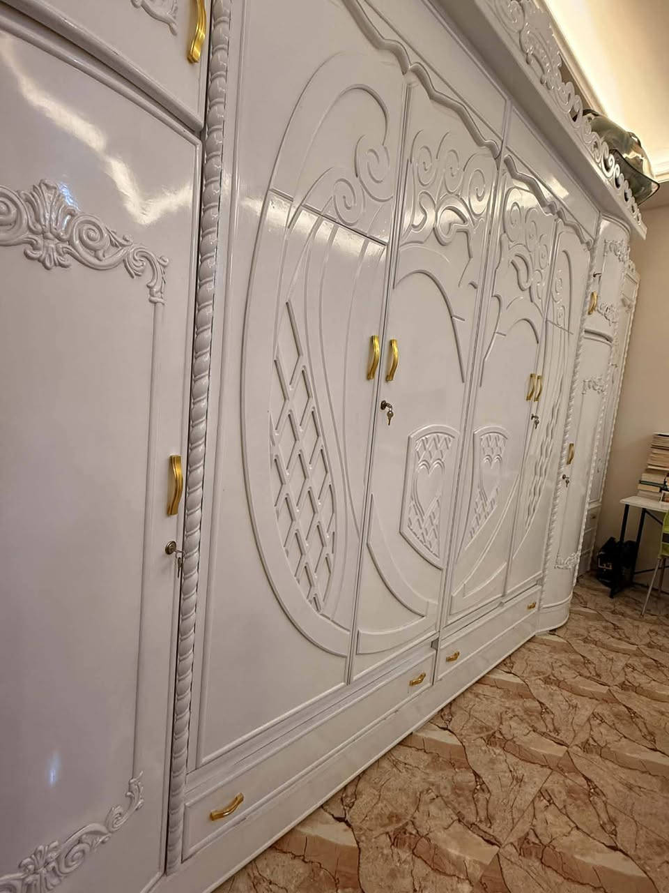 غرفة نوم للبيع 
السعر التواصل واتس اب 
***********
