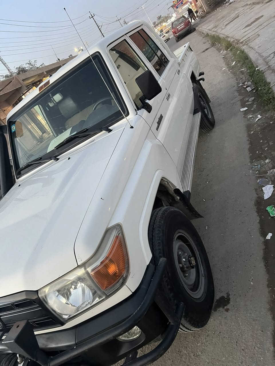 حوثيه موديل 2014 كير عادي مكينه 6 كاز فور ويل مقفوله من اي ضرر رقم بغداد /السعر دفترين ونص 
***********
