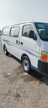 نيسان اورفان للبيع موديل 2010 رقم بغداد انكليزي سنويه 2029  هزه جديده ...