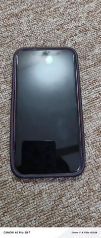 آيفون ١١ • ٢٥٦ • مكسور ضهره