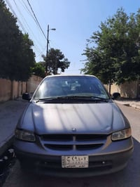 دوج كرفان موديل 1996 كير و محرك مال 2007 و عقل و ضفيرة ايضاً مري كهرب ...