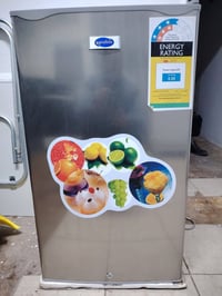 ثلاجة صغيرة • نظيفه • مراسلة واتساب