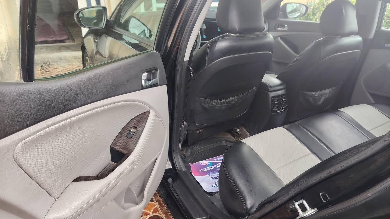 سياره للبيع (اوبتما 15)
🚗 للبيع أو المراوس – كيا أوبتيما 2015 EX وارد أمريكي
✅ محرك 2400
✅ تشغيل بصمة + بصمة أبواب
✅ تبريد ثلج ❄️
✅ إشارات بالمرايا
✅ مقاعد جلد
✅ نظام قيادة ثنائي + مانع انزلاق
✅ مواصفات فول
✅ السيارة سنويه بأسمي. رقم دولي أربيل السعر 120$
السيارة نظيفة جدًا، والحمد لله خير من الله، تراي للبصره مع تبريدإلى البصرة وتبريدها ممتاز، 
📍الموقع: الحلة
📞 ***********
الجاد يتواصل، والله يبارك للجميع.
